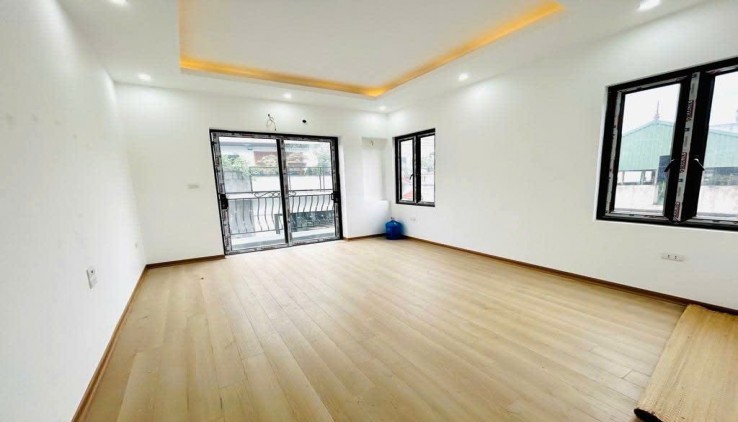 Cho thuê nhà nguyên căn ngõ Giáp Bát, Hoàng Mai 5 tầng, 40m2, 3 ngủ khép kín, 11 Triệu